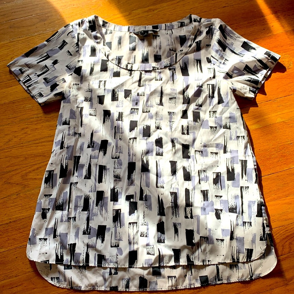 Women’s small short sleeved blouse